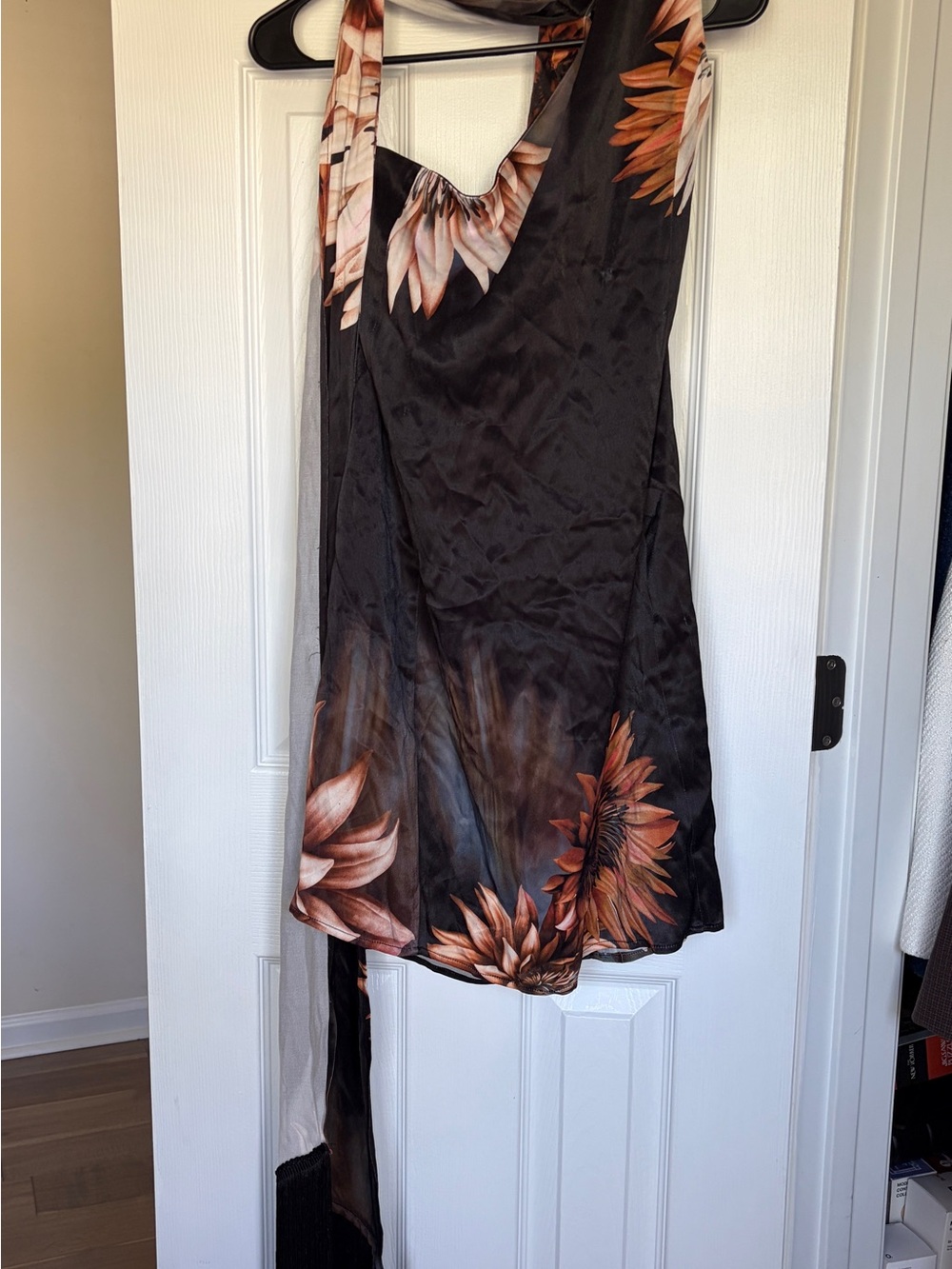 NWT Karen Millen Viscose Satin Tie Neck Scarf Mini Dress Floral Print US12 - Picture 8 of 13